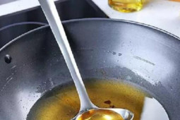 Ẩm thực - Dùng lại dầu ăn có thể gây ung thư, không muốn 'hại đủ đường' thì dừng ngay