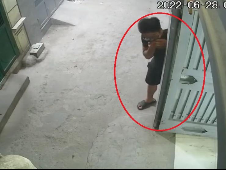 Pháp luật - Nóng trong tuần: Sốc với lời khai của đối tượng  bám theo cô gái tới nhà trọ rồi sàm sỡ