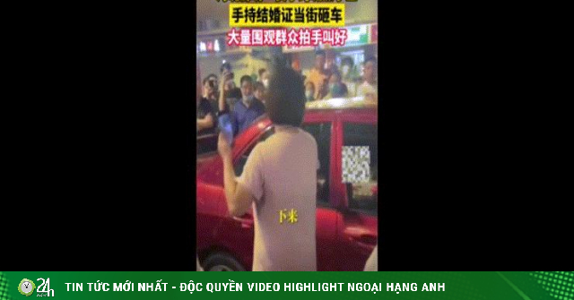 Trung Quốc: Đám đông cổ vũ người phụ nữ đánh ghen trên phố