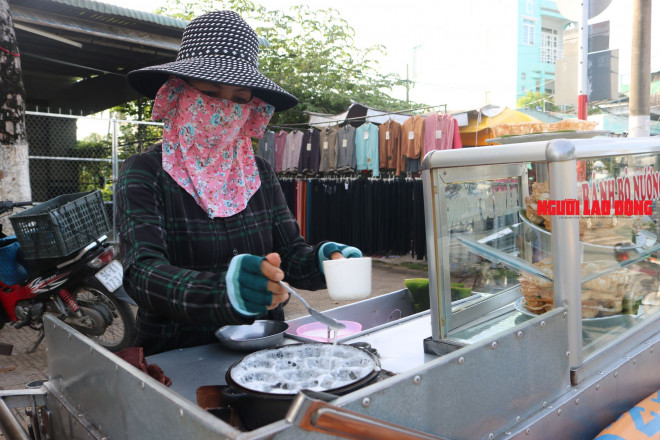 CLIP: Bánh bò nướng “siêu ngon” ở Bạc Liêu, ăn một lần là… ghiền - 4