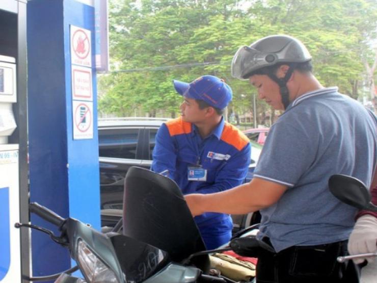 Thị trường - Tiêu dùng - Giá xăng dầu hôm nay 4/7: Loại tăng giá, loại giảm phiên đầu tuần