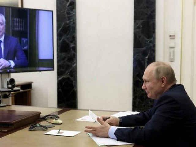 Năm thống đốc Nga đồng loạt từ chức trong một ngày