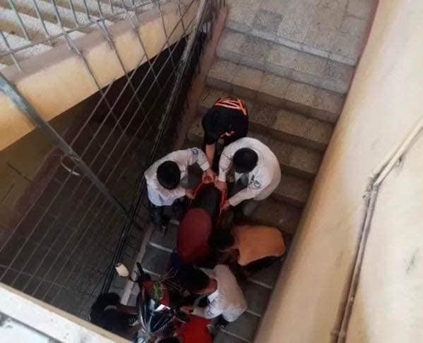 Lớp học "chơi lớn": Mang nguyên chiếc xe máy lên tầng 2 làm lễ bàn giao cho thầy chủ nhiệm - 1