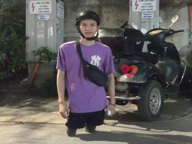 Bạn trẻ - Cuộc sống - Chàng trai không chân lên mạng nhờ tìm việc khiến dân mạng cảm phục
