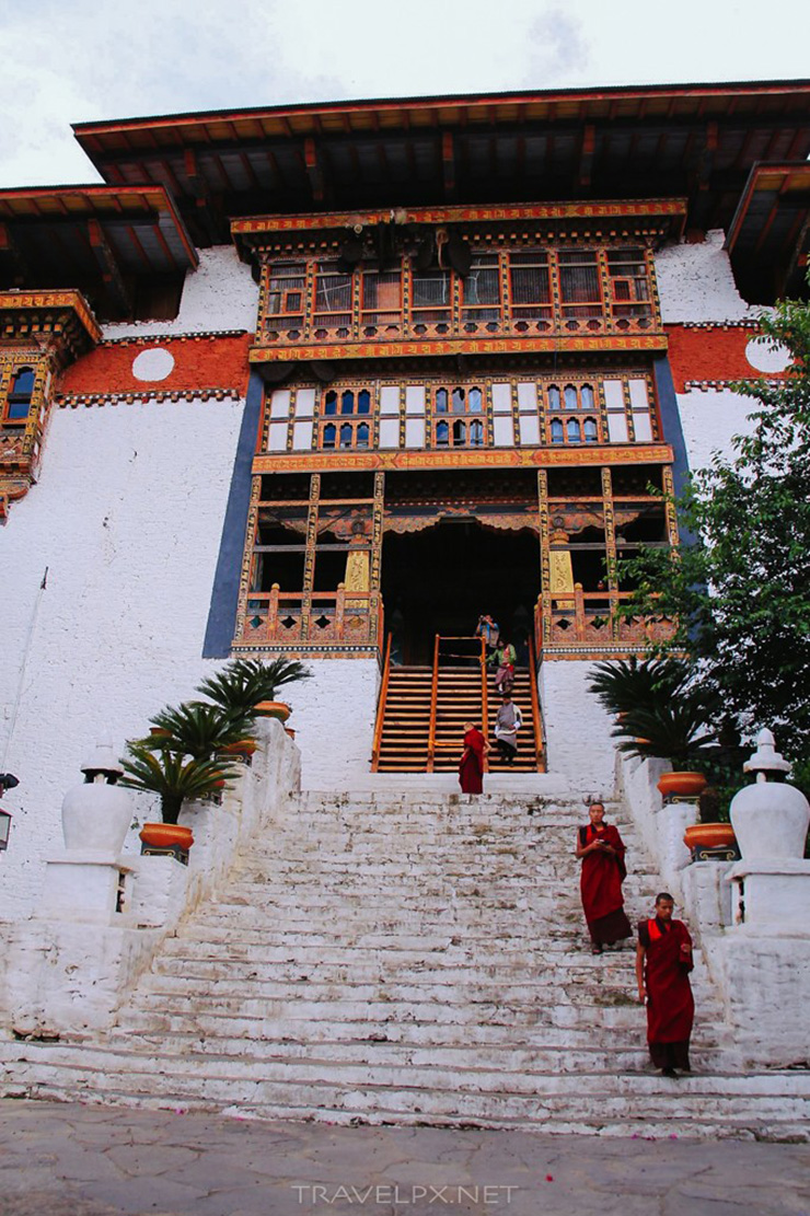 Punakha Dzong cũng là nơi tổ chức lễ kỷ niệm Guru Rinpoche đã mang Phật giáo đến Bhutan, đây cũng là một trong những pháo đài vĩ đại nhất của đất nước.
