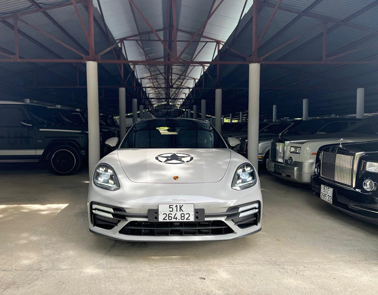 Porsche Panamera độc nhất Việt nam về tay ông Đặng Lê Nguyên Vũ - 1