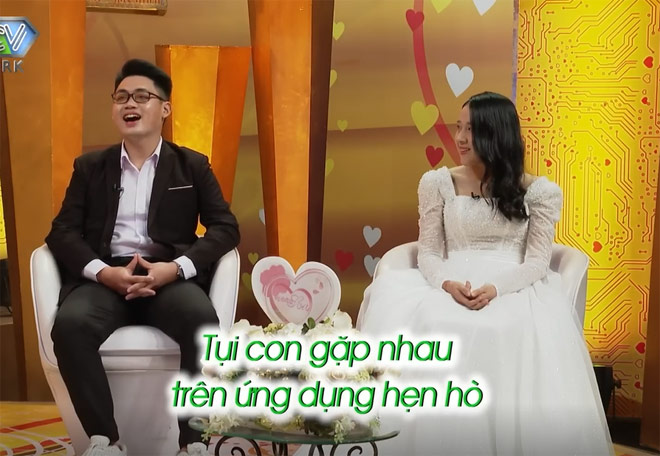 Quen "trẻ trâu" qua mạng, gái xinh vớ được chồng trẻ "cực phẩm" - 1