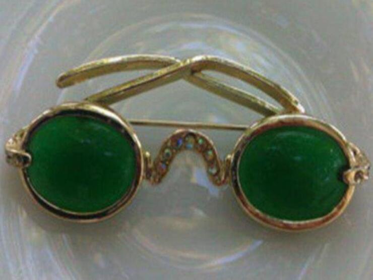 Thị trường - Tiêu dùng - Mùa du lịch, những cặp kính râm giá bằng cả biệt thự được nhà giàu săn đón