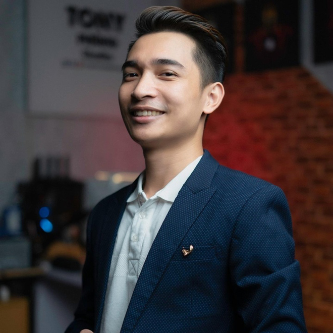 Reviewer công nghệ Tony Phùng