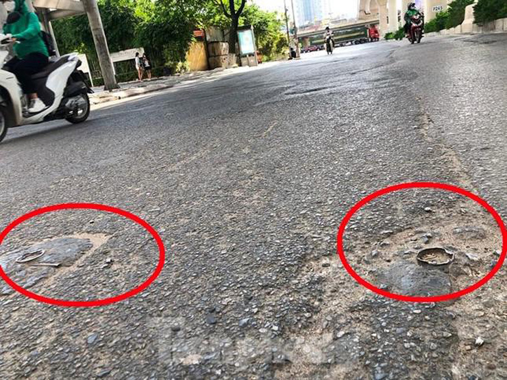 Tin tức trong ngày - Nhiều "bãi chông" trên các tuyến phố Hà Nội sau thi công