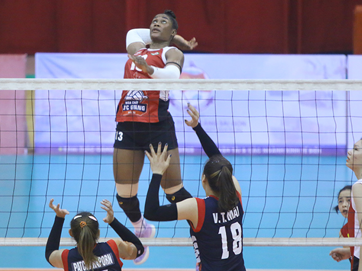 Thể thao - Ngôi sao bóng chuyền nữ châu Phi tung hoành giúp Hóa Chất Đức Giang thắng Kinh Bắc