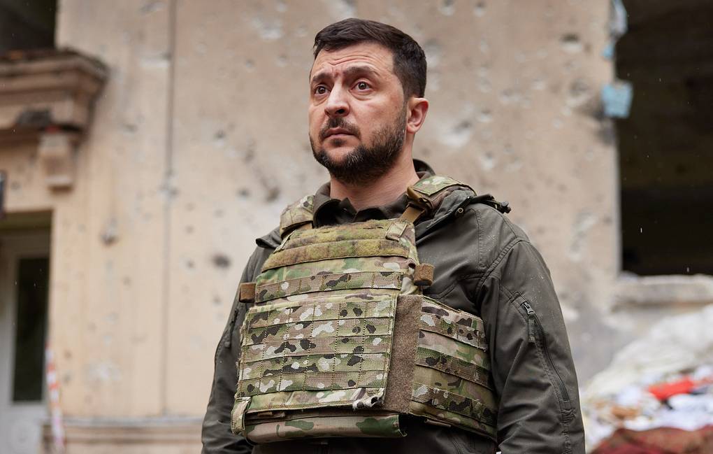 Tổng thống Ukraine Zelensky trong bộ quân phục (ảnh: Reuters)