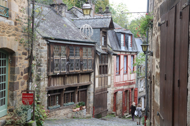 Lãng du ở làng cổ mang nét duyên dáng của nước Pháp thơ mộng - 8