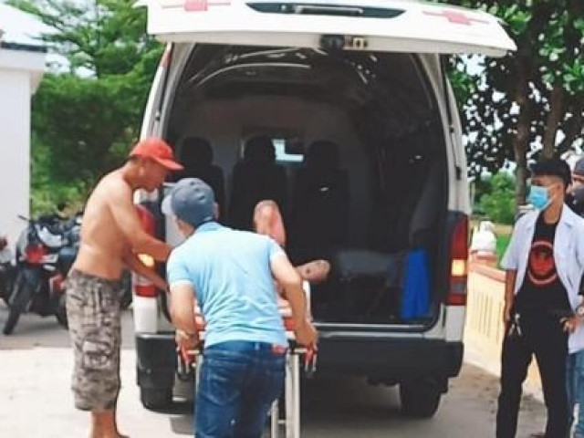 Pháp luật - Người đàn ông bị bỏng nặng nằm dưới mương nước trong nghĩa trang