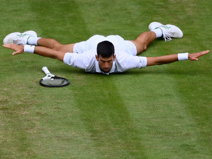 Thể thao - Djokovic 7 lần "trở về từ cõi chết": Bí ẩn từ chiếc gương thần thánh
