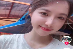 Bạn trẻ - Cuộc sống - Cô gái bán cá bất ngờ gây "bão" mạng xã hội nhờ vẻ ngoài ấn tượng