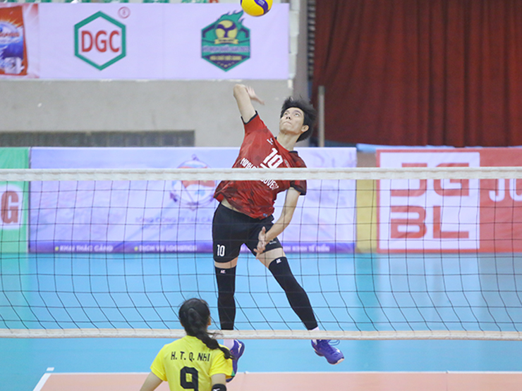 Thể thao - Dàn "chân dài" bóng chuyền nói gì sau đại chiến Long An - Ninh Bình?