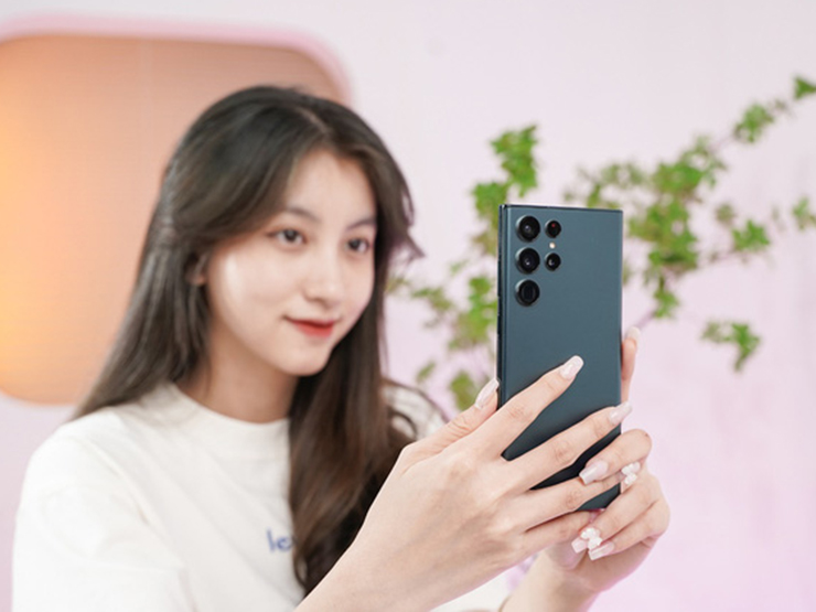 Thời trang Hi-tech - Chỉ bán điện thoại, Samsung sẽ "bỏ túi" bao nhiêu?