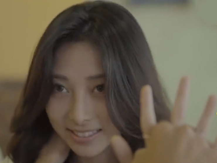 Clip hài hước - Chàng trai bất ngờ tỏ tình nhưng cô gái trả lời một cách phũ phàng