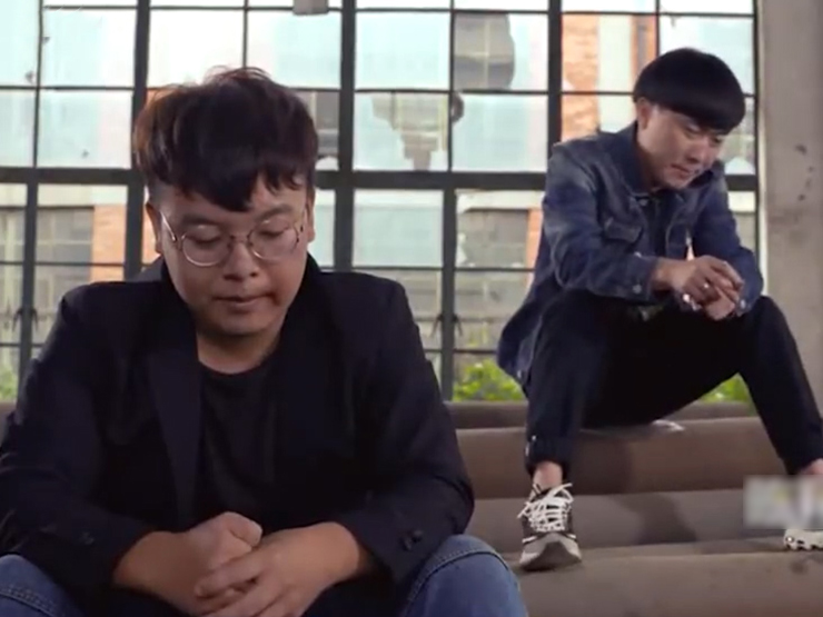 Clip hài hước - "Huynh đệ tương tàn" chỉ vì một cô gái... trên phim