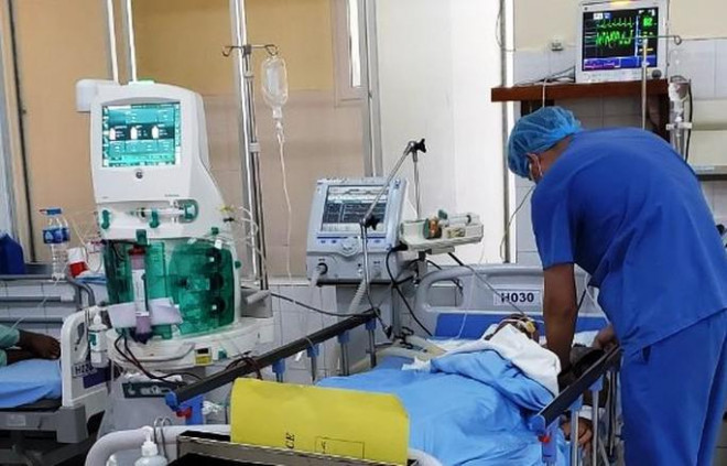 2 anh em ruột Ha Hôn và Ha Hải đang trong tình trạng nguy kịch, hôn mê, phải thở bằng máy và lọc máu liên tục tại Bệnh viện Đa khoa tỉnh Lâm Đồng.
