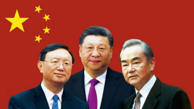 Hai nhà ngoại giao kỳ cựu dưới thời Chủ tịch Trung Quốc Tập Cận Bình: Ông Dương Khiết Trì, 72 tuổi, Chủ nhiệm Văn phòng Ủy ban Đối ngoại Trung ương Đảng Cộng sản Trung Quốc (trái) và Ngoại trưởng Trung Quốc Vương Nghị (phải). Ảnh - Reuters