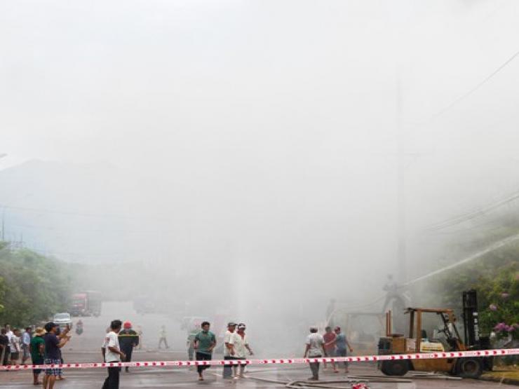Cháy lớn tại Bình Định, hàng trăm người tham gia dập lửa