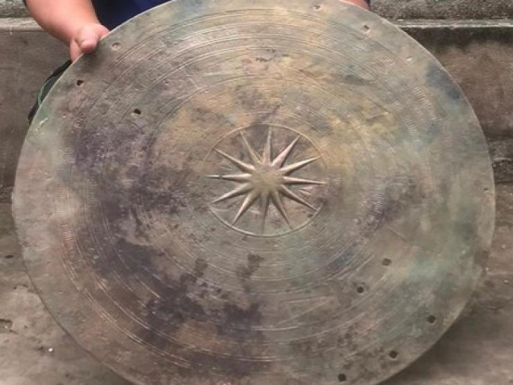 Tin tức trong ngày - Tin tức 24h qua: Tìm thấy cổ vật trị giá hàng trăm triệu trên sông Hậu