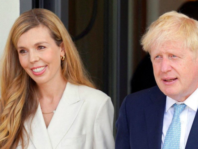 Báo Anh nói ông Boris Johnson chưa chịu thôi việc vì... địa điểm tiệc cưới