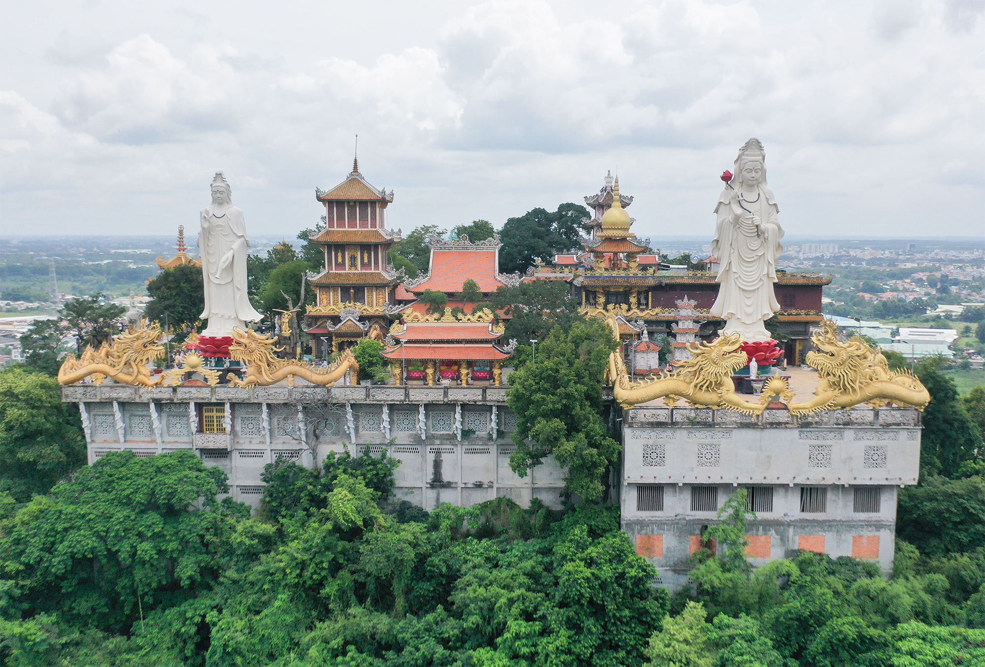 Quần thể núi Châu Thới được công nhận là Di tích lịch sử văn hoá cấp quốc gia vào năm 1989. Khuôn viên chùa có nhiều kiến trúc đa dạng, nhiều hạng mục được xây dựng vào những thời điểm khác nhau.