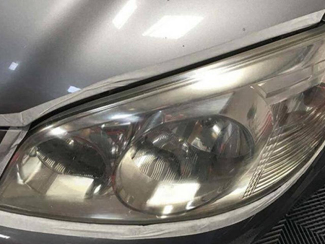 Tư vấn - Xử lý thế nào với đèn pha ô tô bị ố vàng?