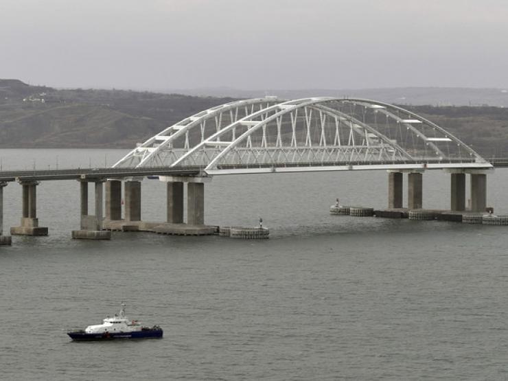 Thế giới - Cựu tư lệnh NATO nói về khả năng Ukraine tấn công cây cầu chiến lược của Nga ở Crimea