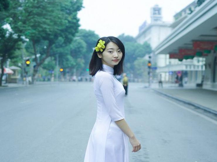 Đời sống Showbiz - Người đẹp gây xôn xao trên phố đi bộ Hà Nội bỗng "lột xác" thế này