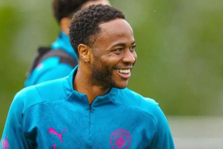 Chelsea chốt giá 47,5 triệu bảng mua Sterling, Man City lãi đẹp vụ Haaland