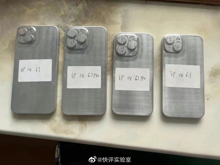Khuôn kim loại của 4 phiên bản iPhone 14.