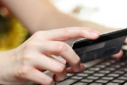 Bạn trẻ - Cuộc sống - Càng lớn tuổi càng dễ bị lừa tình qua mạng, đặc biệt là phụ nữ trên 40 tuổi, phụ nữ góa chồng, ly hôn