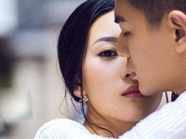 Bạn trẻ - Cuộc sống - Vợ trẻ "say nắng" bởi anh hàng xóm độc thân quá ga lăng