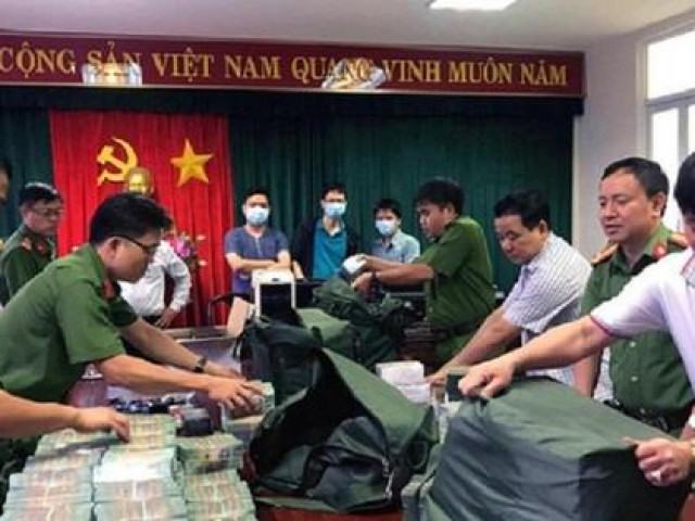 Pháp luật - Không chỉ "bảo kê" xăng lậu, thượng tá biên phòng còn chuyển giúp tiền hối lộ cho cả sếp