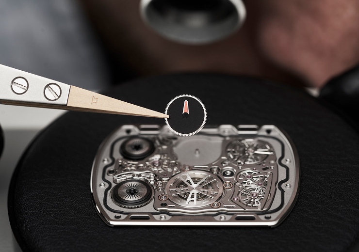Chiếc đồng hồ cơ mỏng nhất thế giới từ Ferrari, giá 42 tỷ đồng - 9