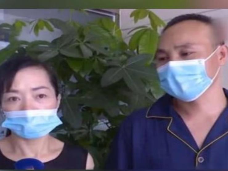 Bạn trẻ - Cuộc sống - Đôi vợ chồng cùng hiến thận để cứu hai con gái song sinh 18 tuổi