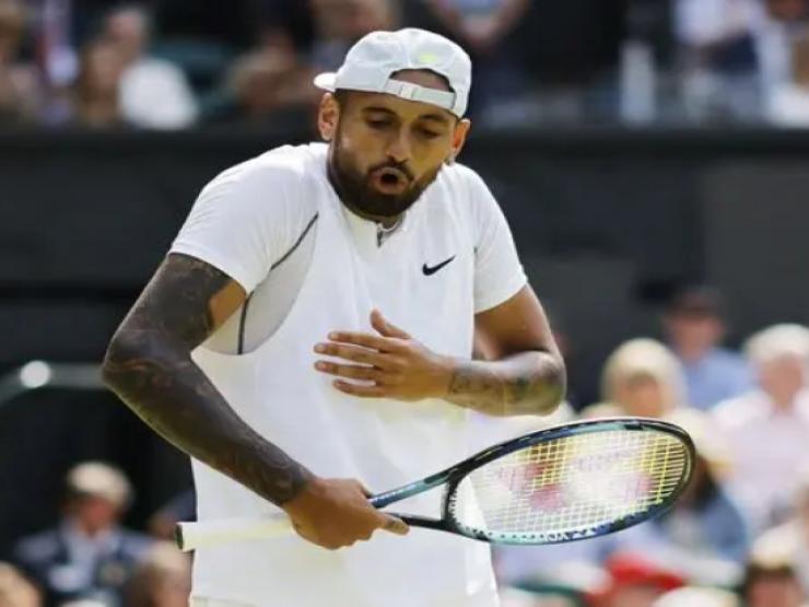 Thể thao - Kyrgios đòi đuổi CĐV, chất vấn trọng tài và "đá xoáy" nhà báo ở Wimbledon