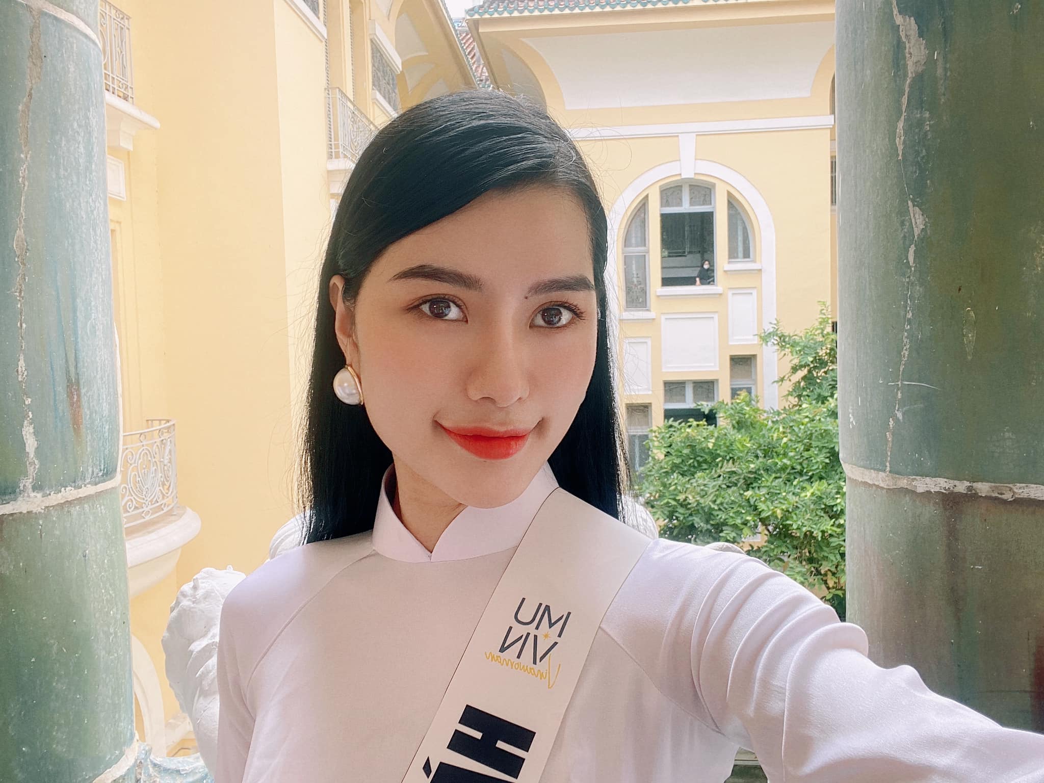 &nbsp;Hoàng Thị Nhung để lại ấn tượng đẹp trong cuộc thi Hoa hậu Hoàn vũ Việt Nam.