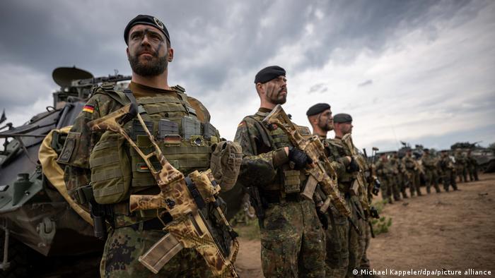 Đức sẽ đóng góp 15.000 quân cho "bức tường lửa" của NATO. Ảnh: DPA