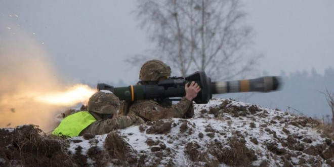 Binh sĩ Anh khai hỏa tên lửa NLAW trong một buổi huấn luyện ở Ba Lan năm 2018. Ảnh: US Army/Spc. Andrew McNeil