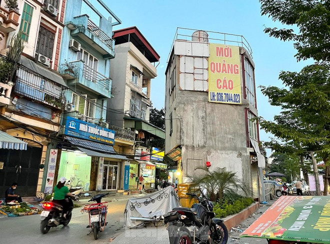 Cận cảnh căn nhà 4 mặt tiền "độc nhất vô nhị" tại Hà Nội - 1