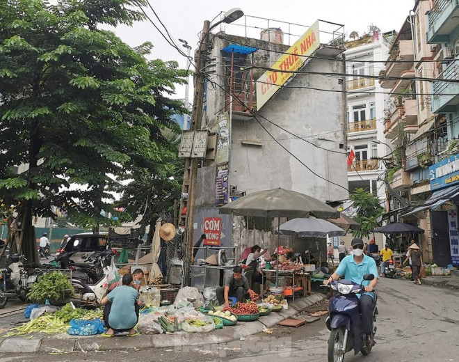 Cận cảnh căn nhà 4 mặt tiền "độc nhất vô nhị" tại Hà Nội - 4