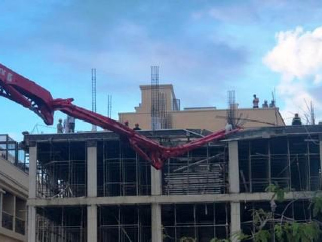 Tin tức trong ngày - Vụ sập cần cẩu có vòi bơm bê tông: Thêm 1 người tử vong