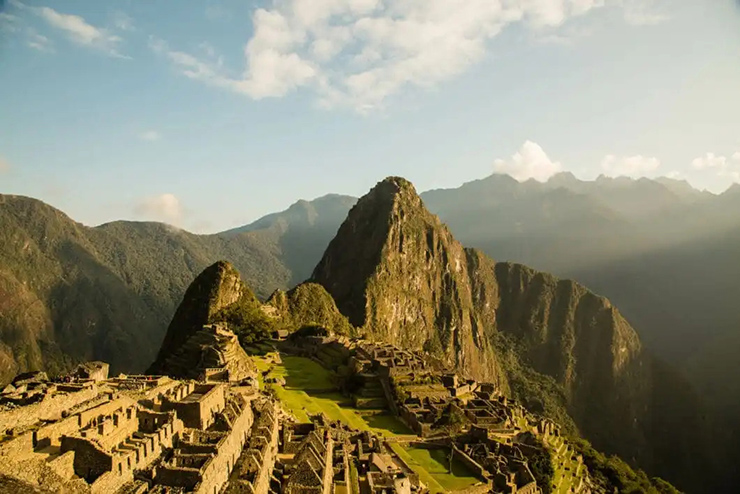 Machu Picchu tuyệt đẹp trong các bức ảnh quảng cáo du lịch hoặc bưu thiếp.
