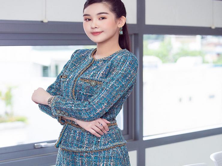 Giám đốc trẻ nhất đại học Hoa Sen lên top 1 tìm kiếm Việt Nam toàn mặc tiền tỷ đi dạy học