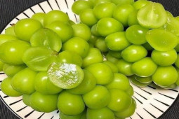 Thị trường - Tiêu dùng - Bất ngờ nho sữa được bán đầy chợ Việt với giá chỉ từ 99 nghìn đồng/kg